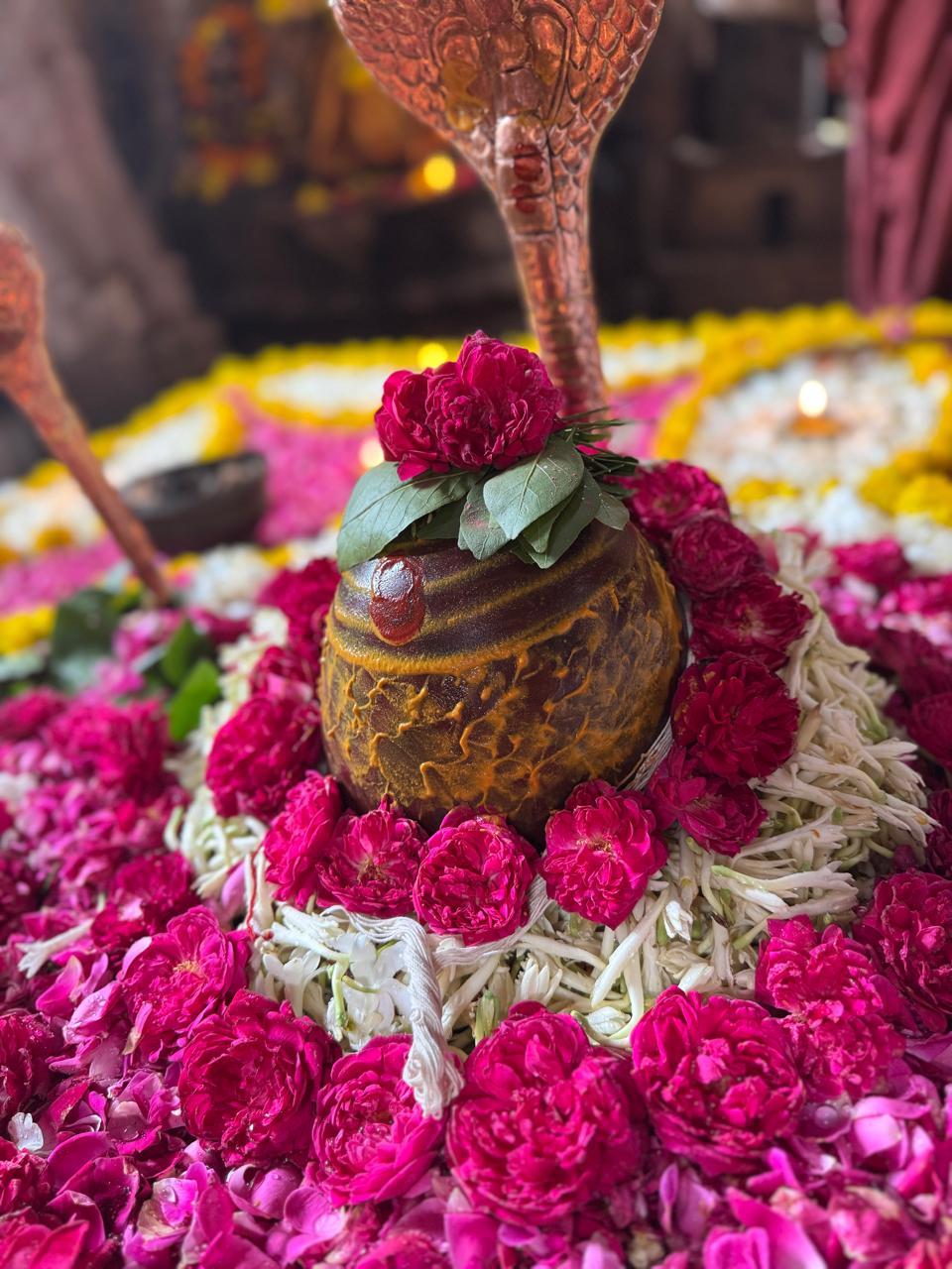 Devotees during puja at Omkareshwar