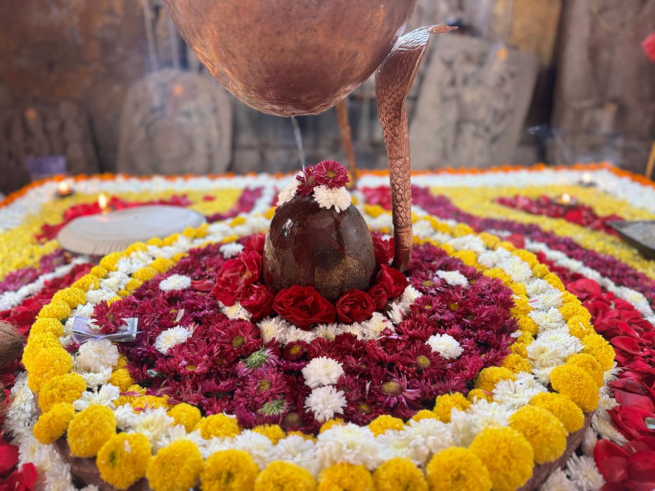 Devotees during puja at Omkareshwar